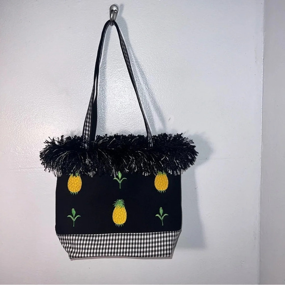 Pineapple black /white checkered embroidered magnetic closure metal feet tote - Picture 1 of 12